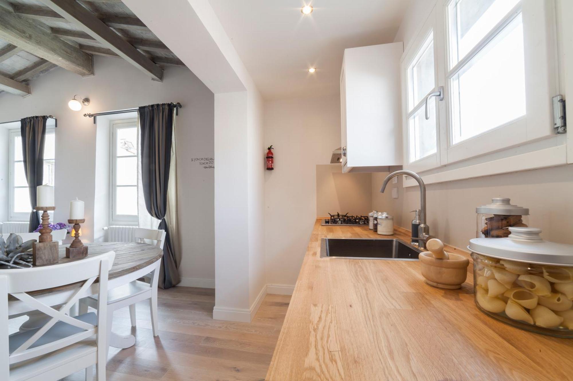 Appartamento Top-floor Flat Close To Arno